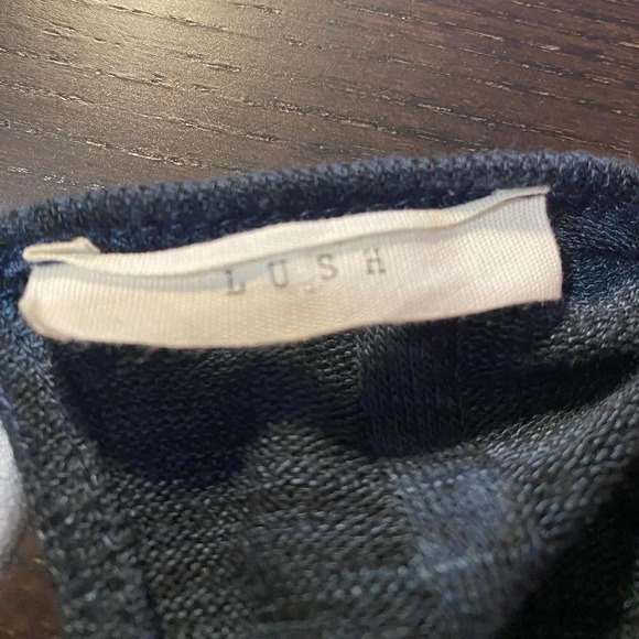 LUSH Sweater Tunic Top Women M Dark Blue Stretchy V-Neck in front and back - Picture 4 of 6